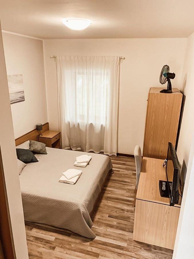 Hotel All'Antica Stazione Muggia Exterior foto